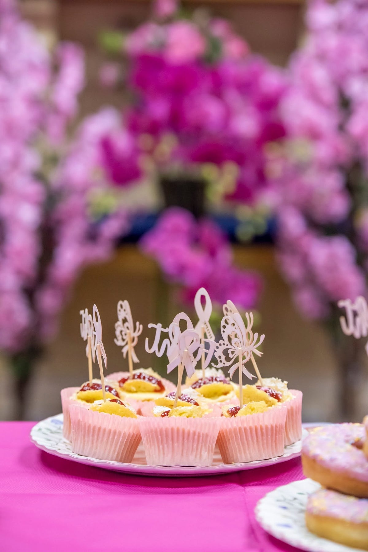 Turn Louth Pink at Sessions House with Leaf pink blossom trees – pink cakes with blossom backdrop