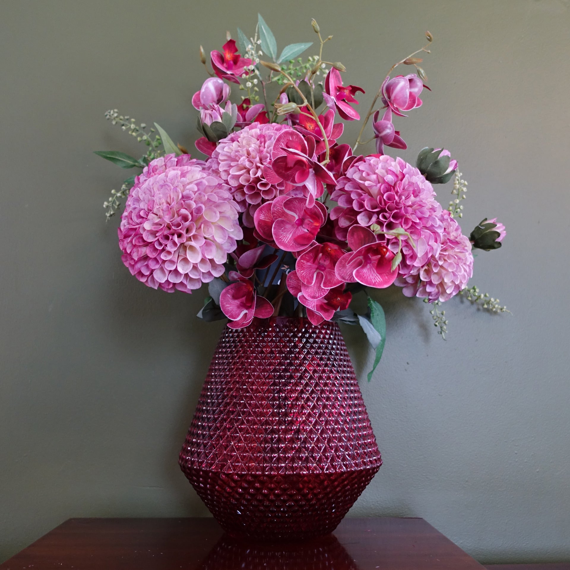 23cm Diamond Embossed Pink Glass Vase