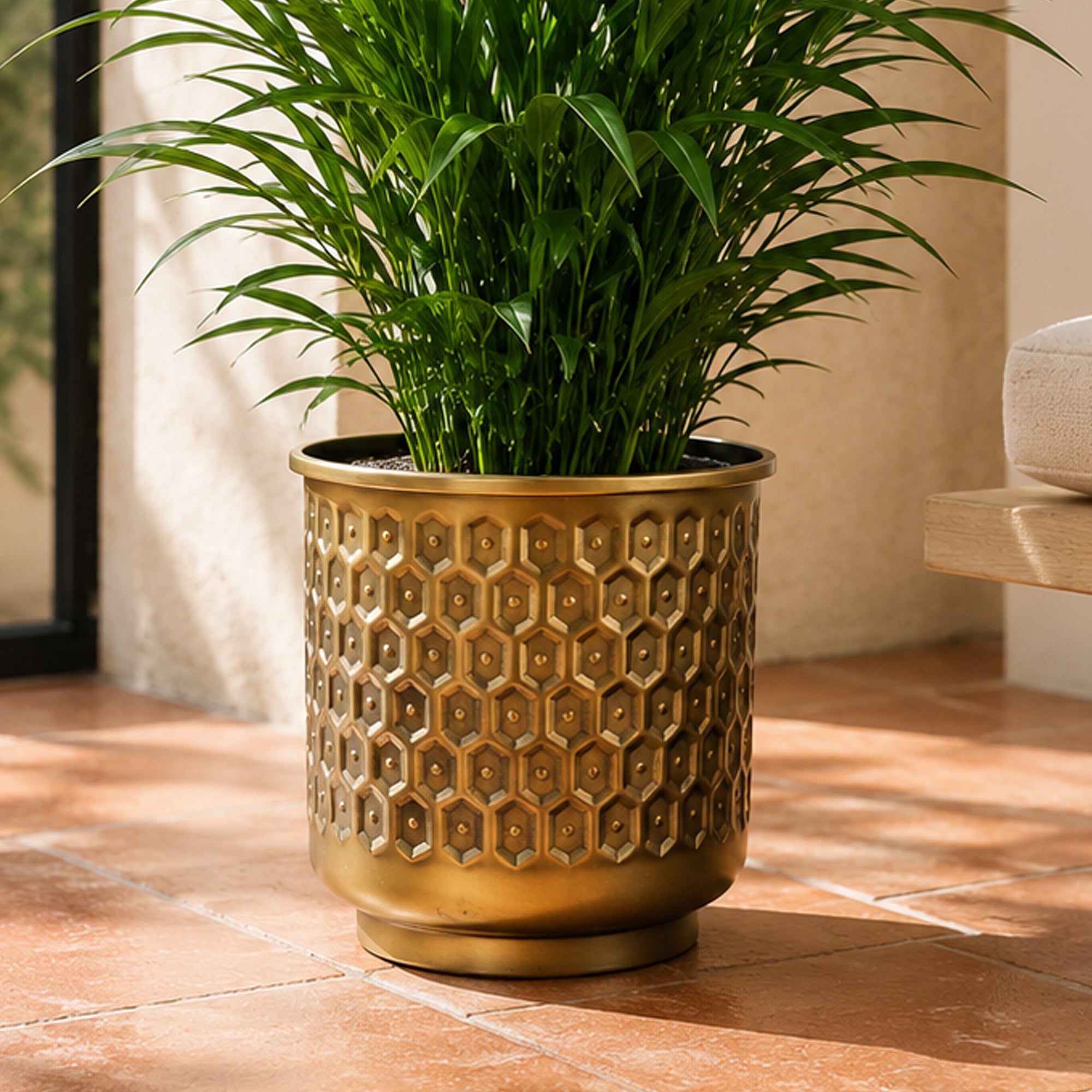 Cache-pot métallique doré alvéolé 20 cm par Leaf