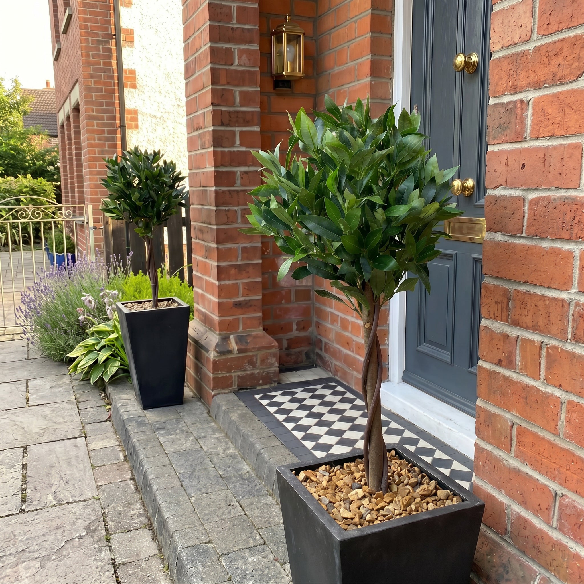 Künstlicher Lorbeerbaum mit natürlichem verdrehtem Stamm, Kugelform, Lorbeerkugelbaum