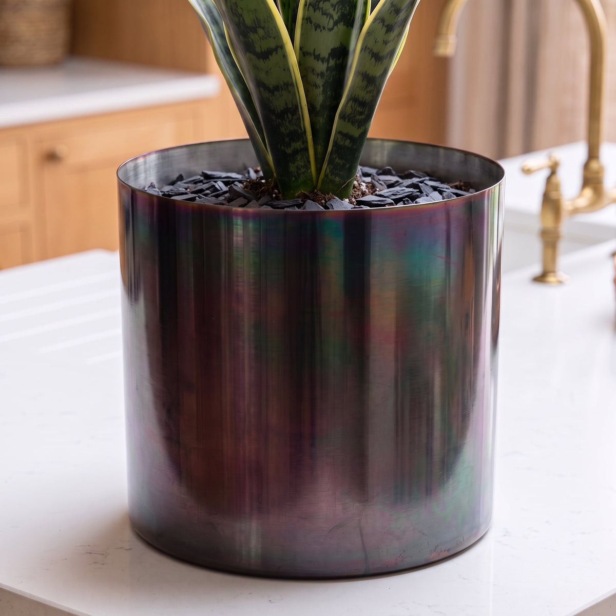 Leaf Metal Planter Plant Pot 20 x 18cm