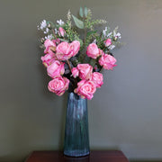 60 cm hohe künstliche rosa Rose im Glasgefäß