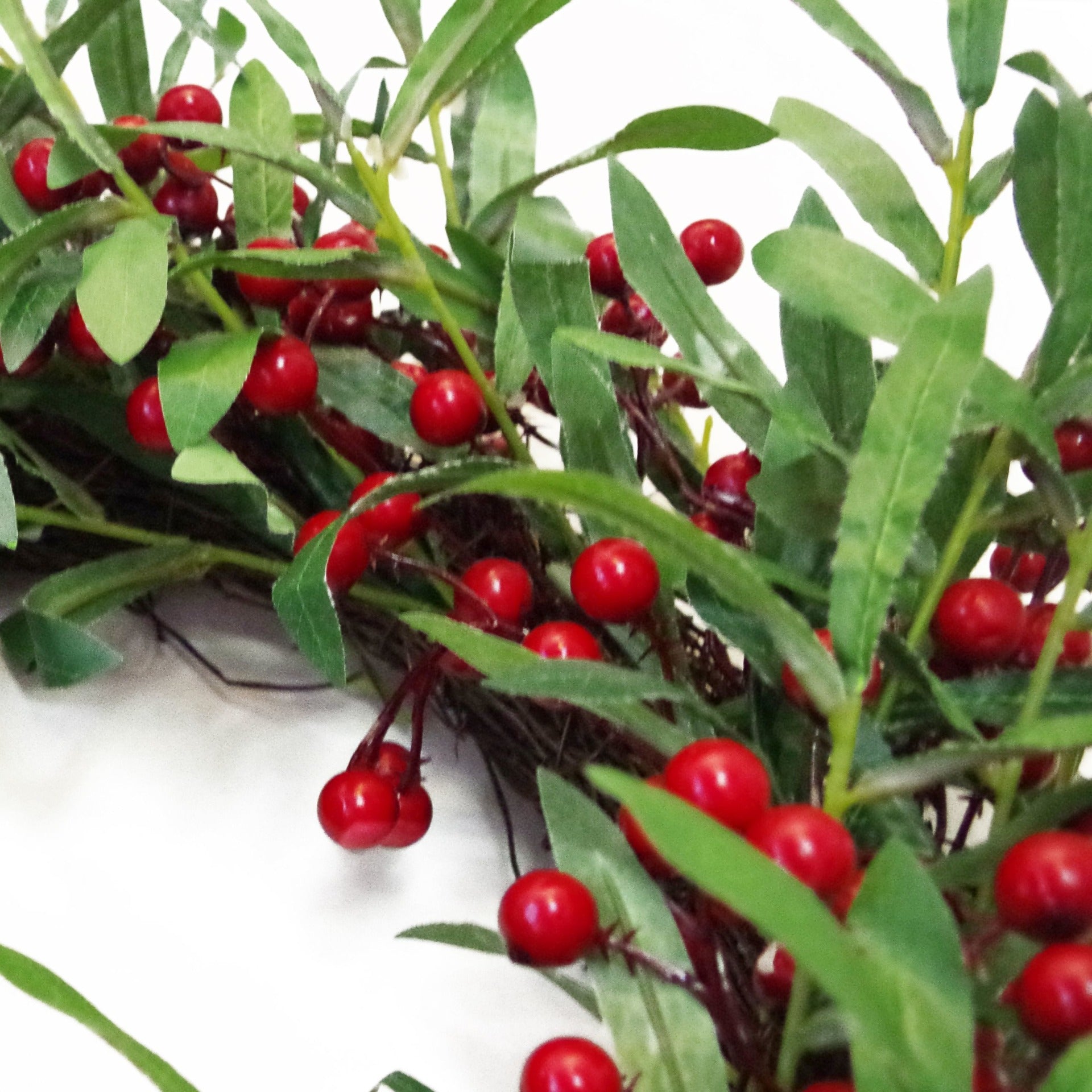 60cm (24") Large Luxury Christmas Mistletoe Leaf and Red Berry Floristry Wreath